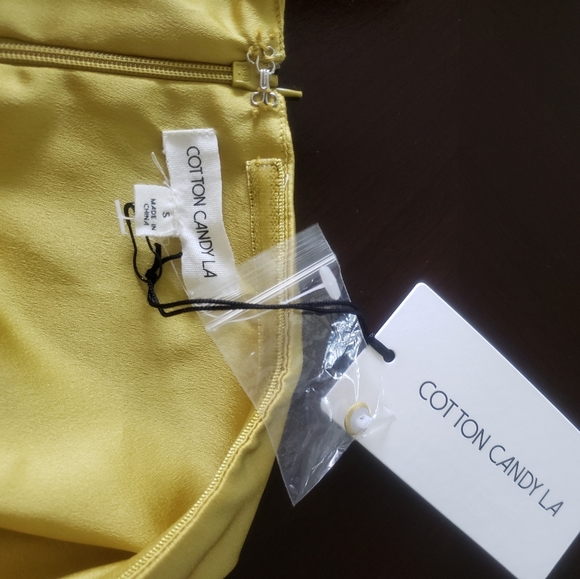 🆕️ Off Shoulder Top - Picture 5 of 5